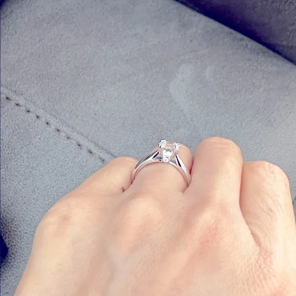 NEW white topaz white gold solitaire Ring - Picture 7 of 7